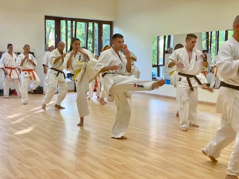 Sensei Kun Attila tréning a Seishin Dójóban