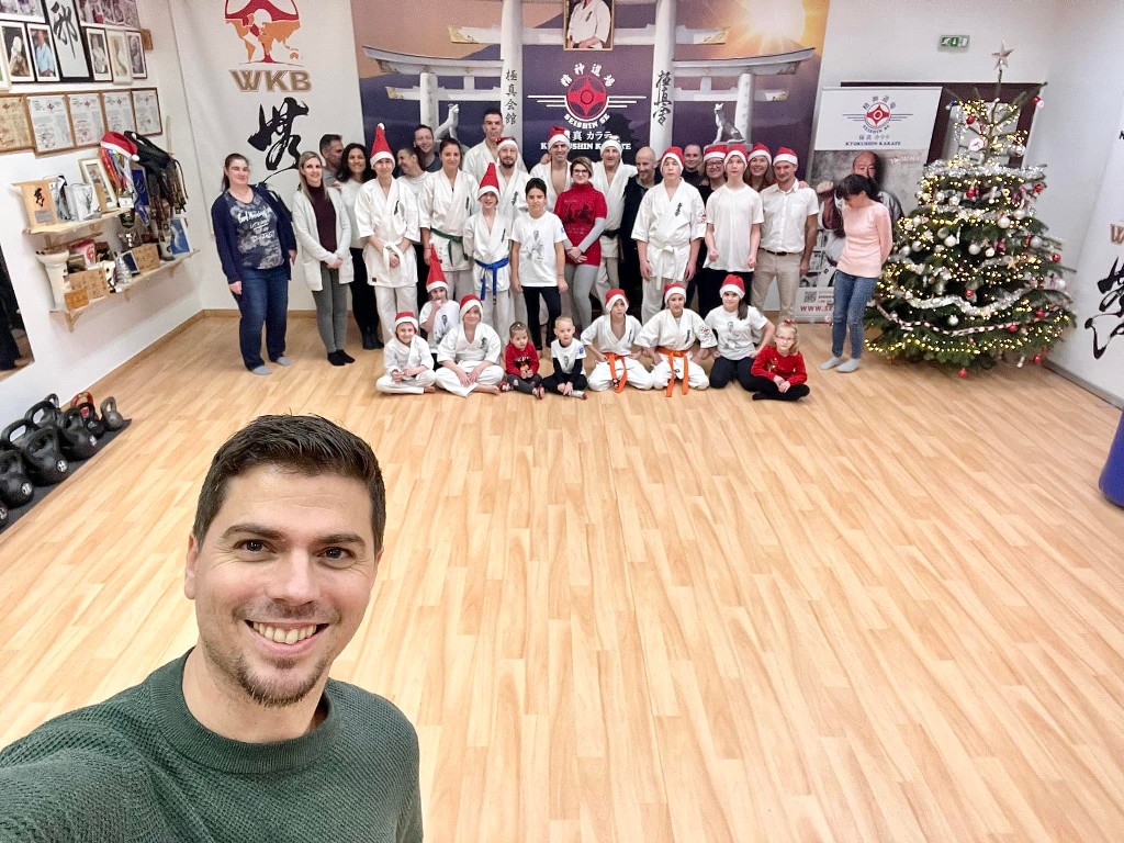 Seishin karácsonyfa közös díszítése 🎄🎅🏻🥋⛩
