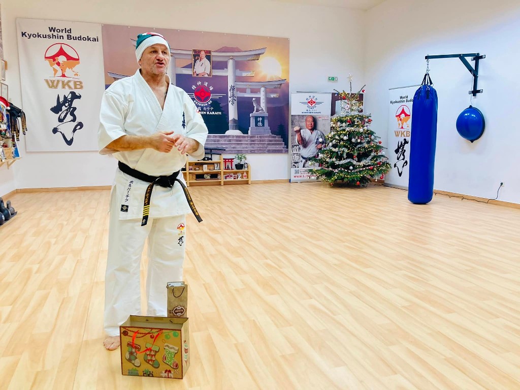 Seishin karácsonyfa közös díszítése 🎄🎅🏻🥋⛩