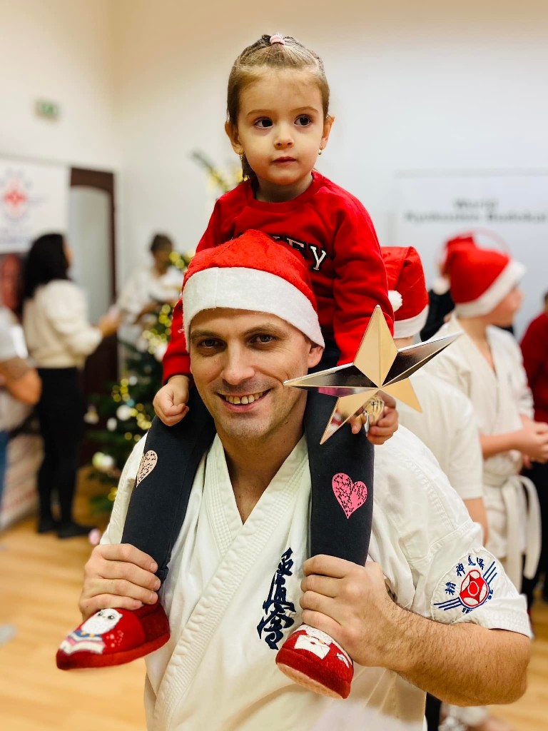 Seishin karácsonyfa közös díszítése 🎄🎅🏻🥋⛩