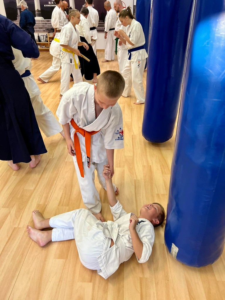 Soshi Tanaka Koshiro látogatása a Seishin Dojoban