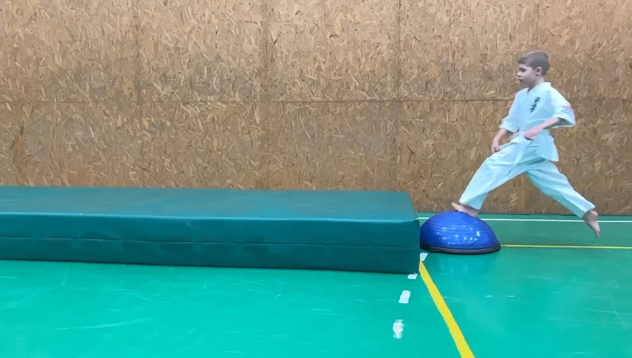 Vidáman kezdte minden csoport az új évet 💪🥊🥋⛩ BÚÉK mindenkinek!🥂