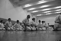 Kancho Gerard Gordeau 9. Dan az IBK vezetője edzést tart a Seishin Dojoban