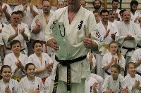 Kancho Gerard Gordeau 9. Dan az IBK vezetője edzést tart a Seishin Dojoban
