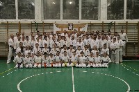 Kancho Gerard Gordeau 9. Dan az IBK vezetője edzést tart a Seishin Dojoban