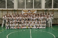 Kancho Gerard Gordeau 9. Dan az IBK vezetője edzést tart a Seishin Dojoban